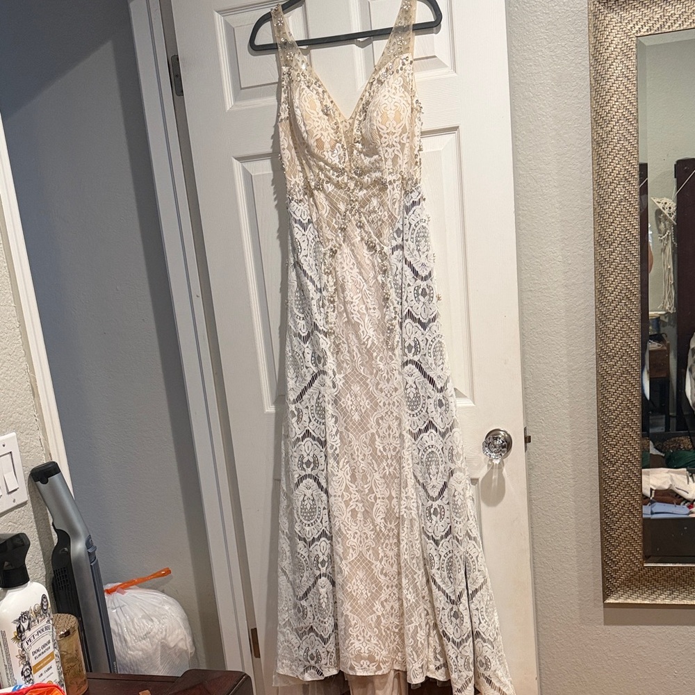 Elegant Lace Gown in Cream and White
